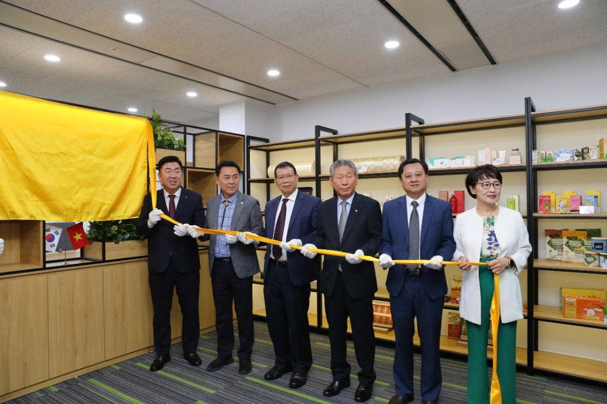 Hàn Quốc mở rộng giao thương tại Việt Nam duy trì phát triển mối quan hệ đối tác chiến lược toàn diện.  ...