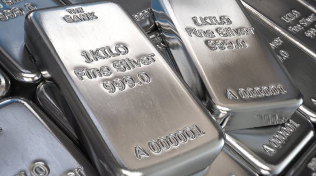 London đối mặt với tình trạng thiếu hụt bạc 150 triệu ounce do COMEX cạn kiệt