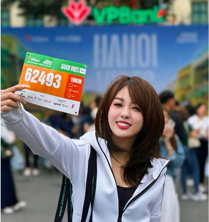 Dàn trai xinh, gái đẹp, người nổi tiếng tụ hội tại VPBank Hanoi International Marathon 2025