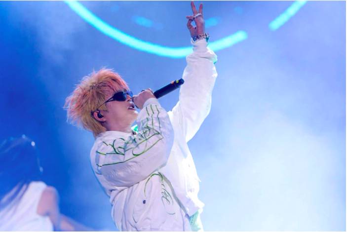 Ngàn khán giả đội mưa, “quẩy hết mình” trong đêm nhạc VPBank Prime Night có RHYDER, Hà Nhi