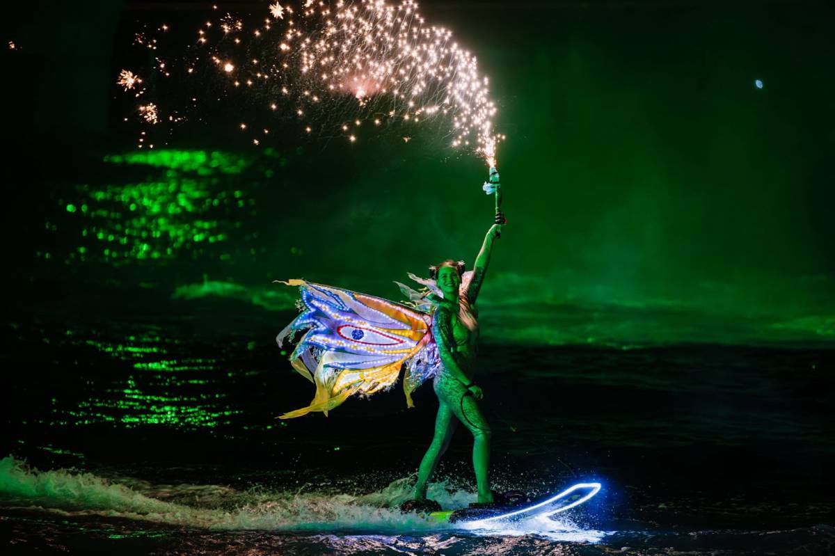 Hé lộ những hình ảnh đầu tiên toàn cảnh siêu show sắp tái xuất giữa biển trời Phú Quốc