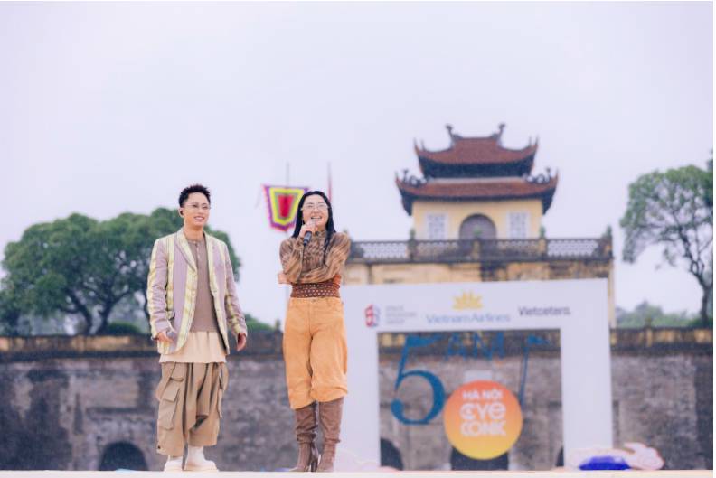 Hàng nghìn khán giả đón bình minh cùng 5AM Concert