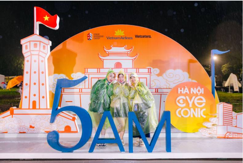 Hàng nghìn khán giả đón bình minh cùng 5AM Concert