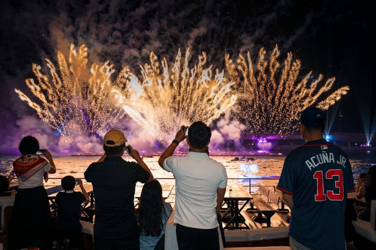 Bản giao hưởng đại dương trở lại đưa Phú Quốc thành hòn đảo duy nhất có 2 show pháo hoa