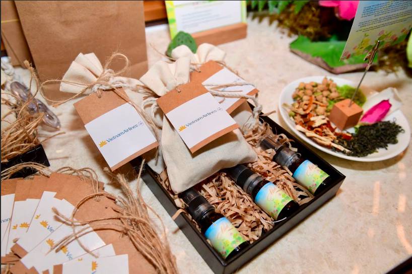 Vietnam Airlines “kể chuyện bằng hương sen” với hệ sinh thái mùi hương Nhã trên toàn hành trình bay