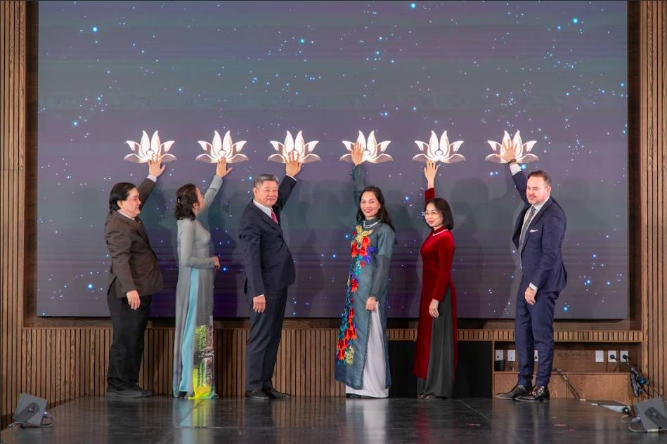 Vietnam Airlines mở rộng mạng bay châu Âu, thúc đẩy hợp tác du lịch - hàng không giữa Việt Nam