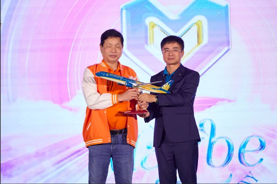 Vietnam Airlines và FPT bắt tay tổ chức sự kiện “kết đôi” cho nhân viên