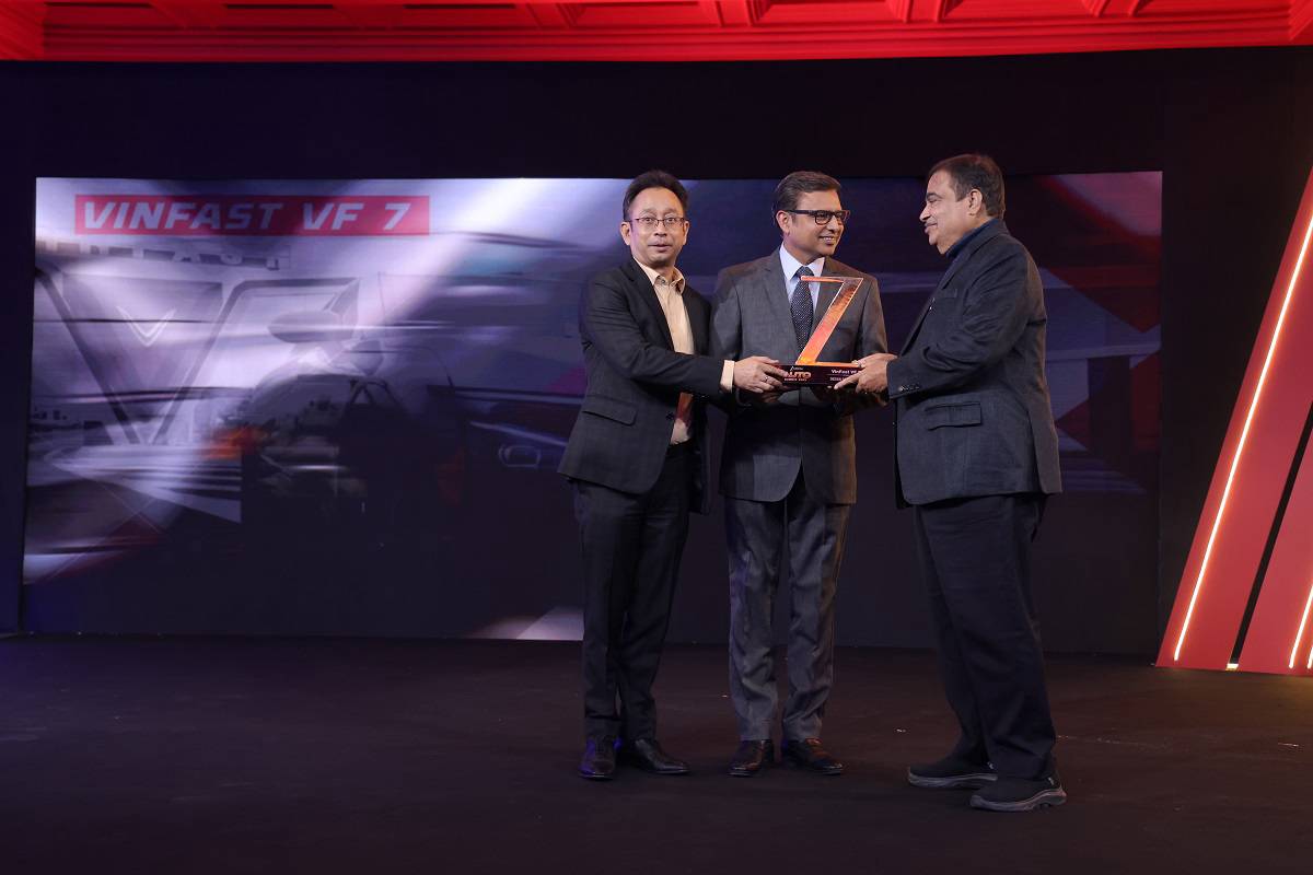 VinFast VF 7 nhận giải “Thiết kế của năm” tại Zee Media Auto Summit 2025