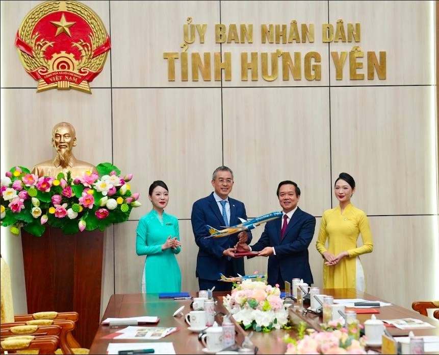 Vietnam Airlines và tỉnh Hưng Yên hợp tác toàn diện phát triển du lịch, đầu tư và thương mại