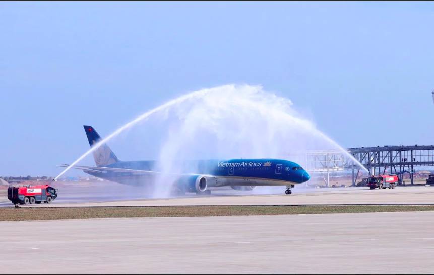 Vietnam Airlines thực hiện chuyến bay chở khách đầu tiên tại Sân bay Long Thành