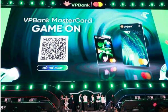 Lần đầu tiên tại Việt Nam, VPBank “chơi lớn”: Ra mắt thẻ độc quyền cho gamer với chữ ký T1