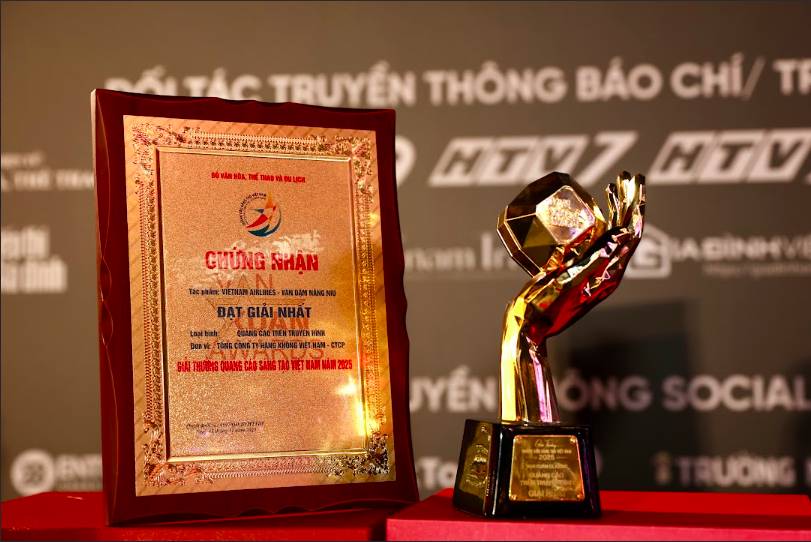 Vietnam Airlines được vinh danh tại Lễ trao giải Quảng cáo sáng tạo - Vạn Xuân Awards 2025