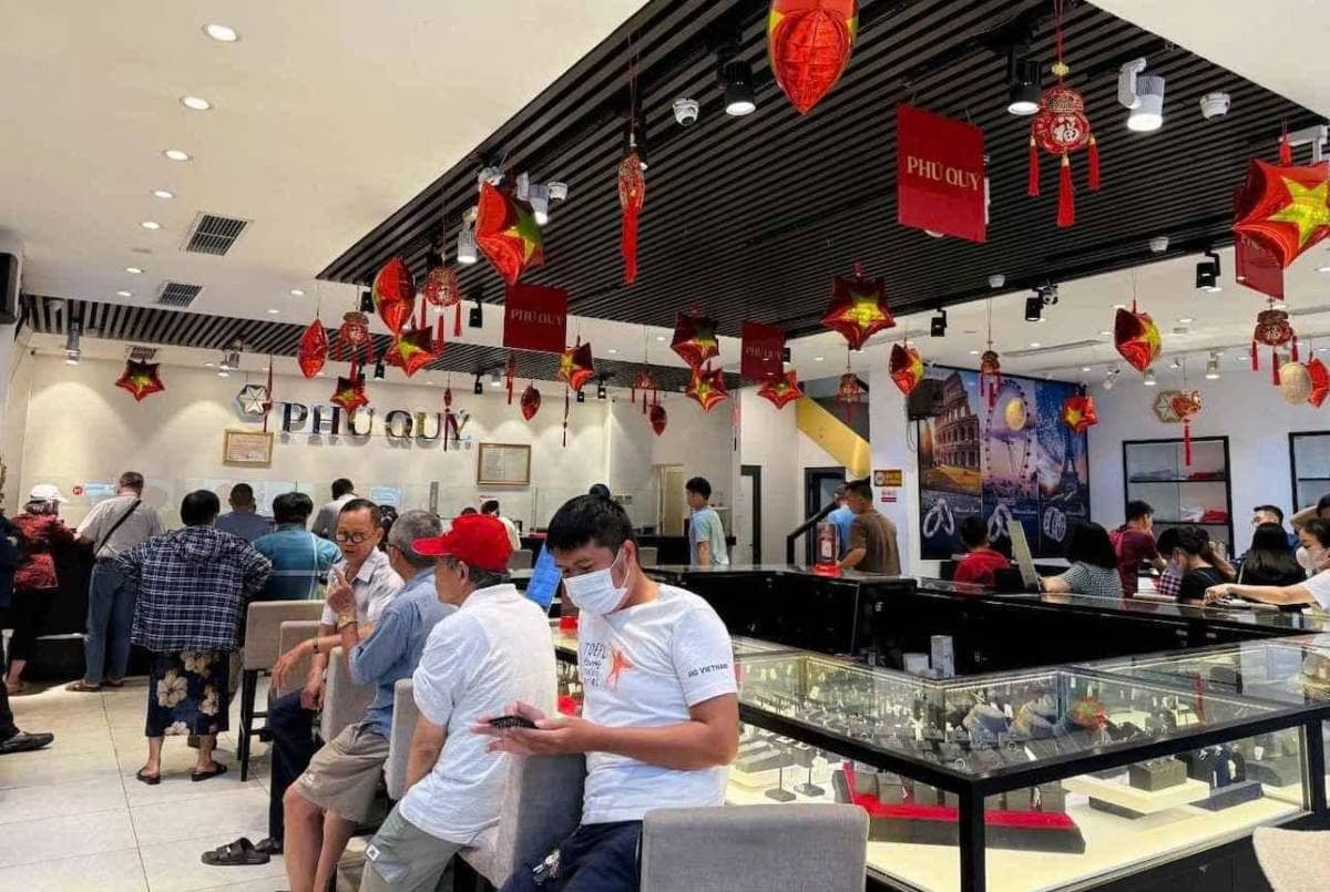 Quay xe mua bạc, nhiều người lãi X2 tài khoản trong vòng chưa đầy một năm. Khép lại phiên giao dịch  ...