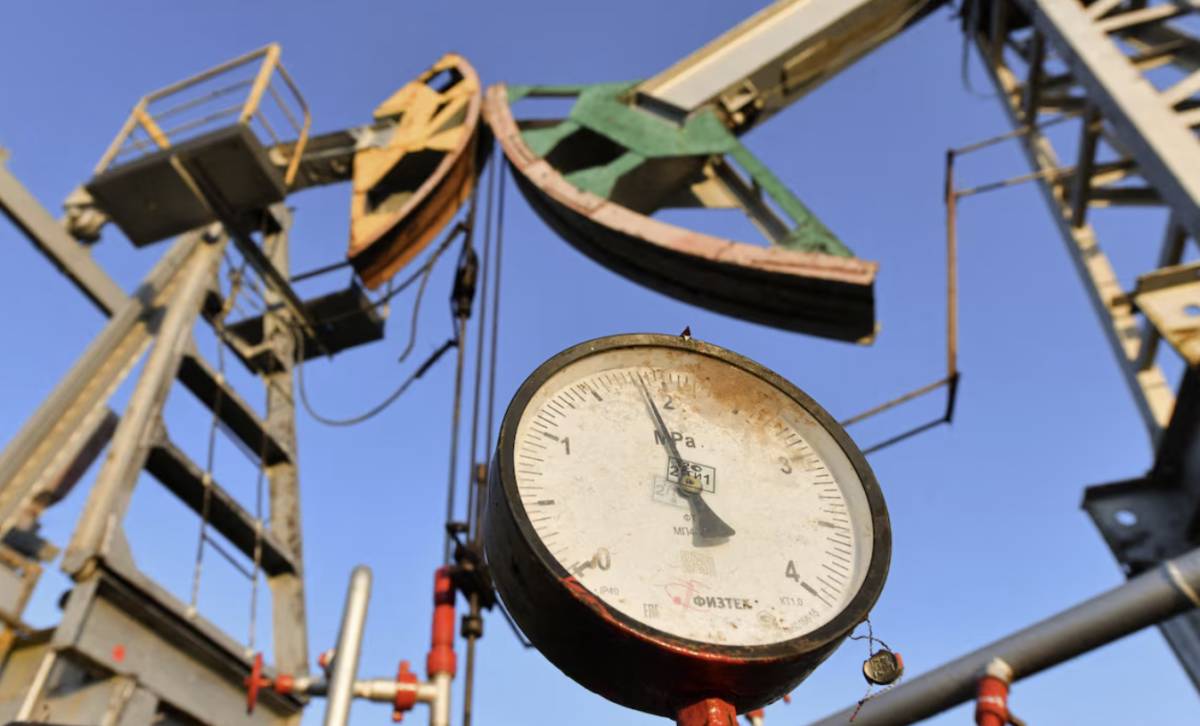 Giá dầu tăng khi thị trường cân nhắc rủi ro nguồn cung từ Venezuela