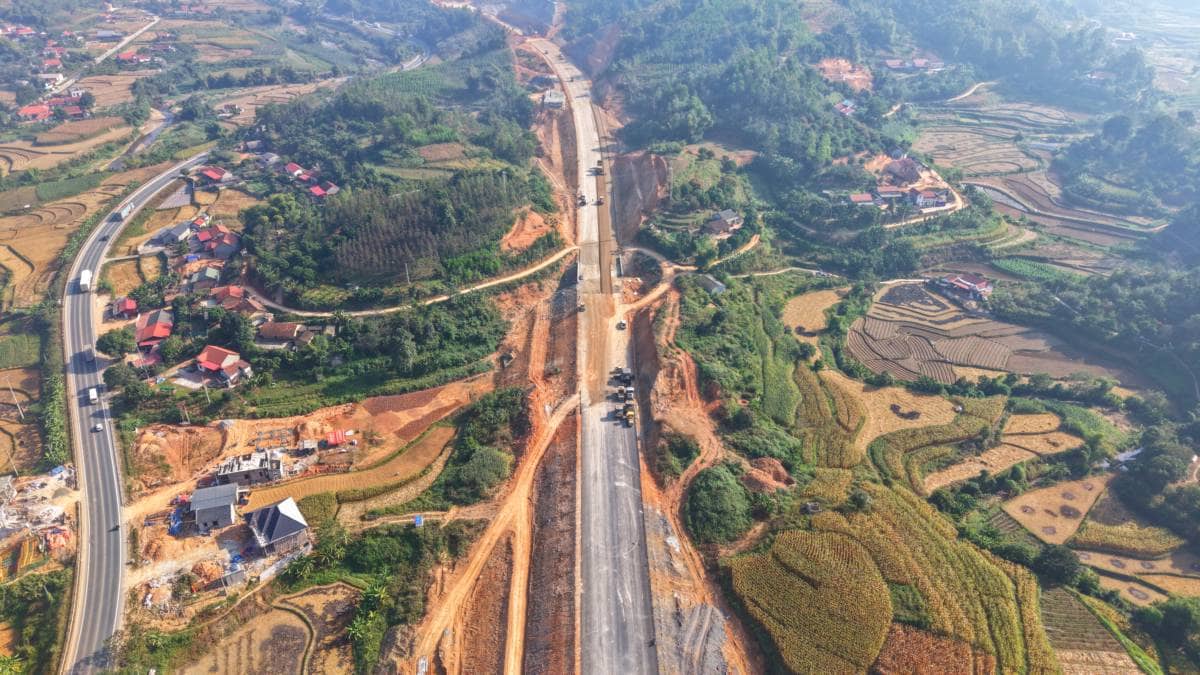 Đèo Cả (HHV) vững đà tăng trưởng từ hoạt động cốt lõi