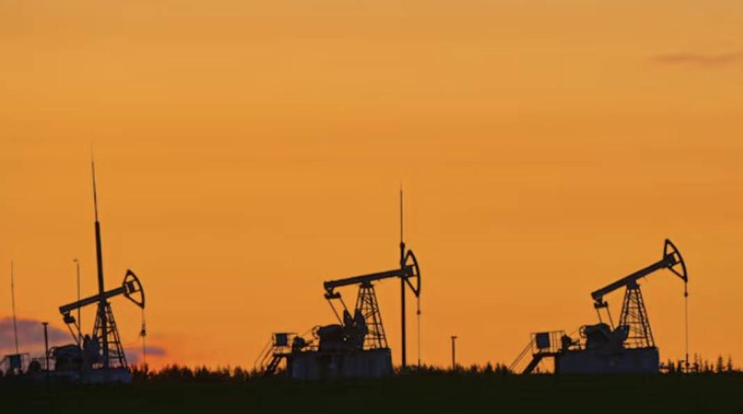 Trung Quốc bắt đầu phân bổ đợt hạn ngạch nhập khẩu dầu thô năm 2026 thứ hai cho các nhà máy lọc dầu..  ...