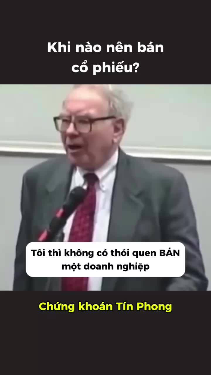Warren Buffett nói rằng ông rất ít khi bán cổ phiếu. Chỉ khi thật sự thất vọng với ban lãnh đạo, hoặc khi đặc tính cốt lõi của doanh nghiệp thay đổi quá lớn theo hướng xấu, thì ông mới cân nhắc bán. Và những trường hợp như vậy thỉnh thoảng vẫn sẽ xảy ra.

#dautu #chungkhoan #chungkhoantinphong 