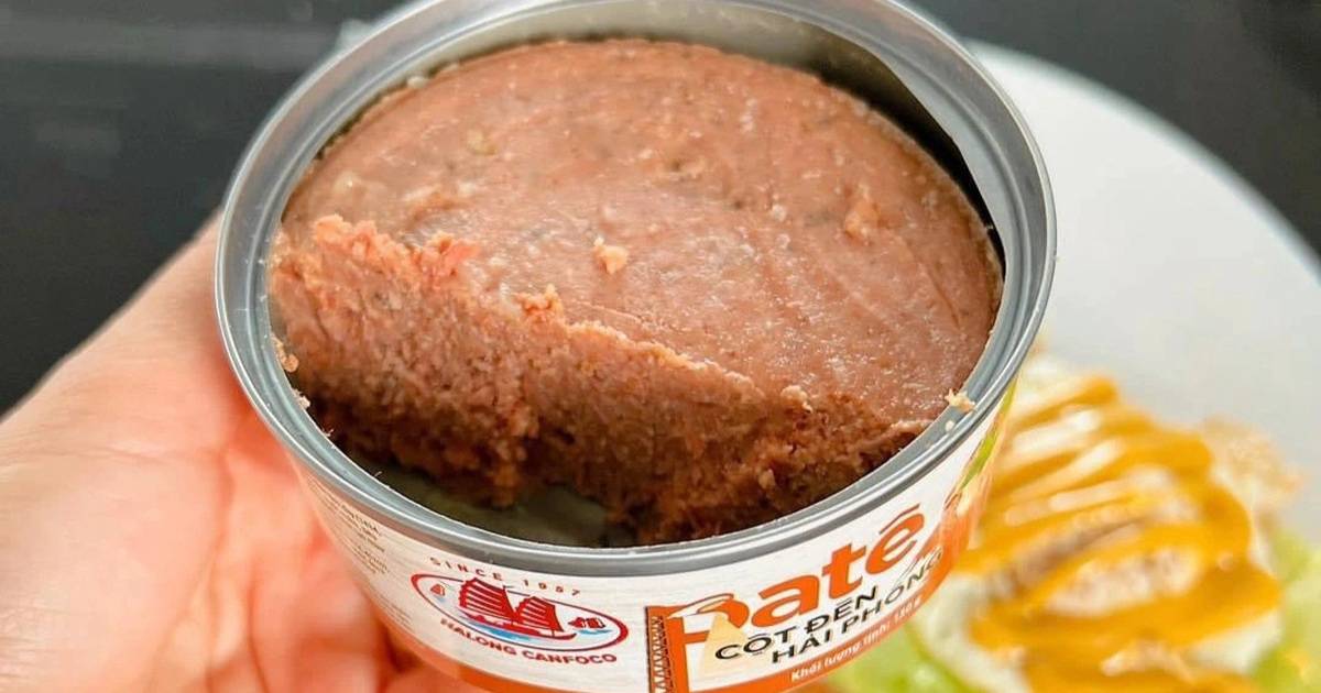 Mua patê hộp làm bữa sáng, người mẹ nghẹn lòng khi đọc tin về "thịt bẩn"