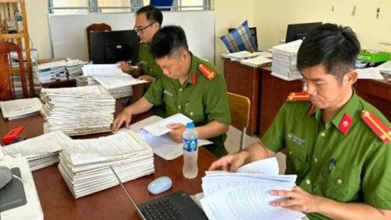 Khởi tố loạt cán bộ vụ đền bù sân bay Long Thành: Thu giữ hơn 10.000 hồ sơ