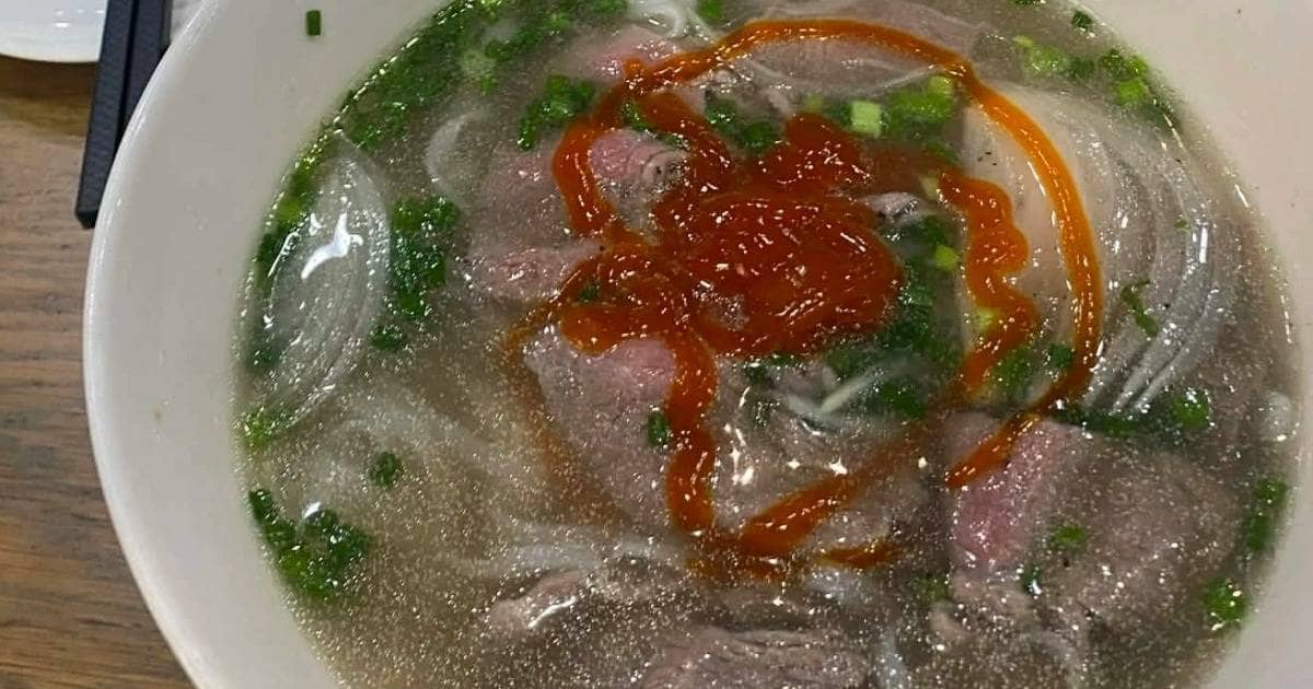 Vụ ăn bát phở ở sân bay giá 346.000 đồng: Tranh luận về niêm yết bằng USD