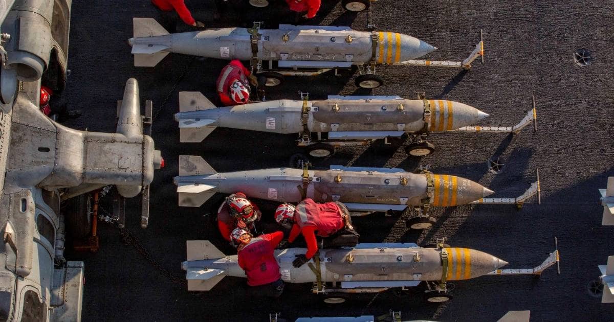 Tuyên bố Iran đầu hàng vô điều kiện của ông Trump có ý nghĩa gì?