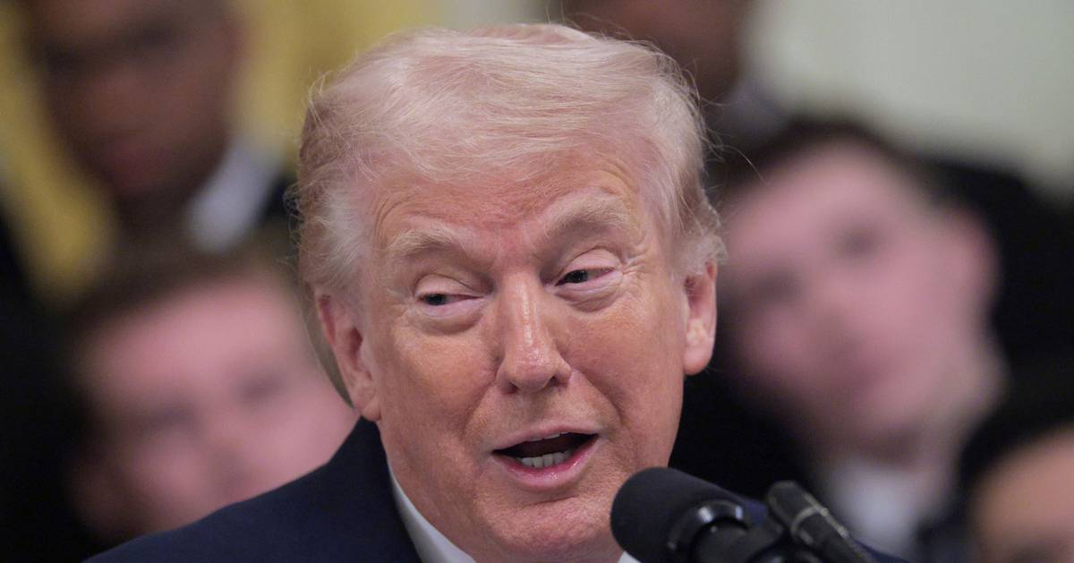 Dù tuyên bố đang thắng, ông Trump lại 'cân nhắc thu hẹp chiến sự'