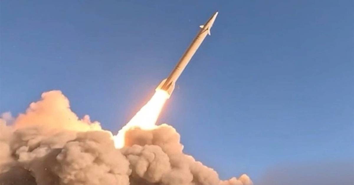 Iran gây chấn động khi tuyên bố đánh chìm tàu quân sự Mỹ, có thương vong