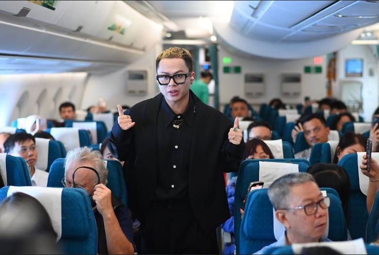 Tiến gần hơn mục tiêu hãng hàng không 5 sao, Vietnam Airlines chính thức triển khai dịch vụ Internet trên...