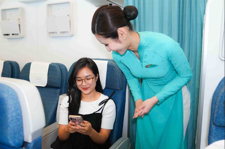 Tiến gần hơn mục tiêu hãng hàng không 5 sao, Vietnam Airlines chính thức triển khai dịch vụ Internet trên