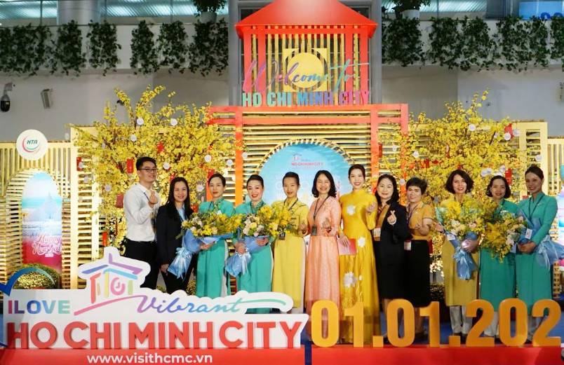 Vietnam Airlines đồng loạt đón hành khách đầu năm 2026 trên toàn mạng bay nội địa