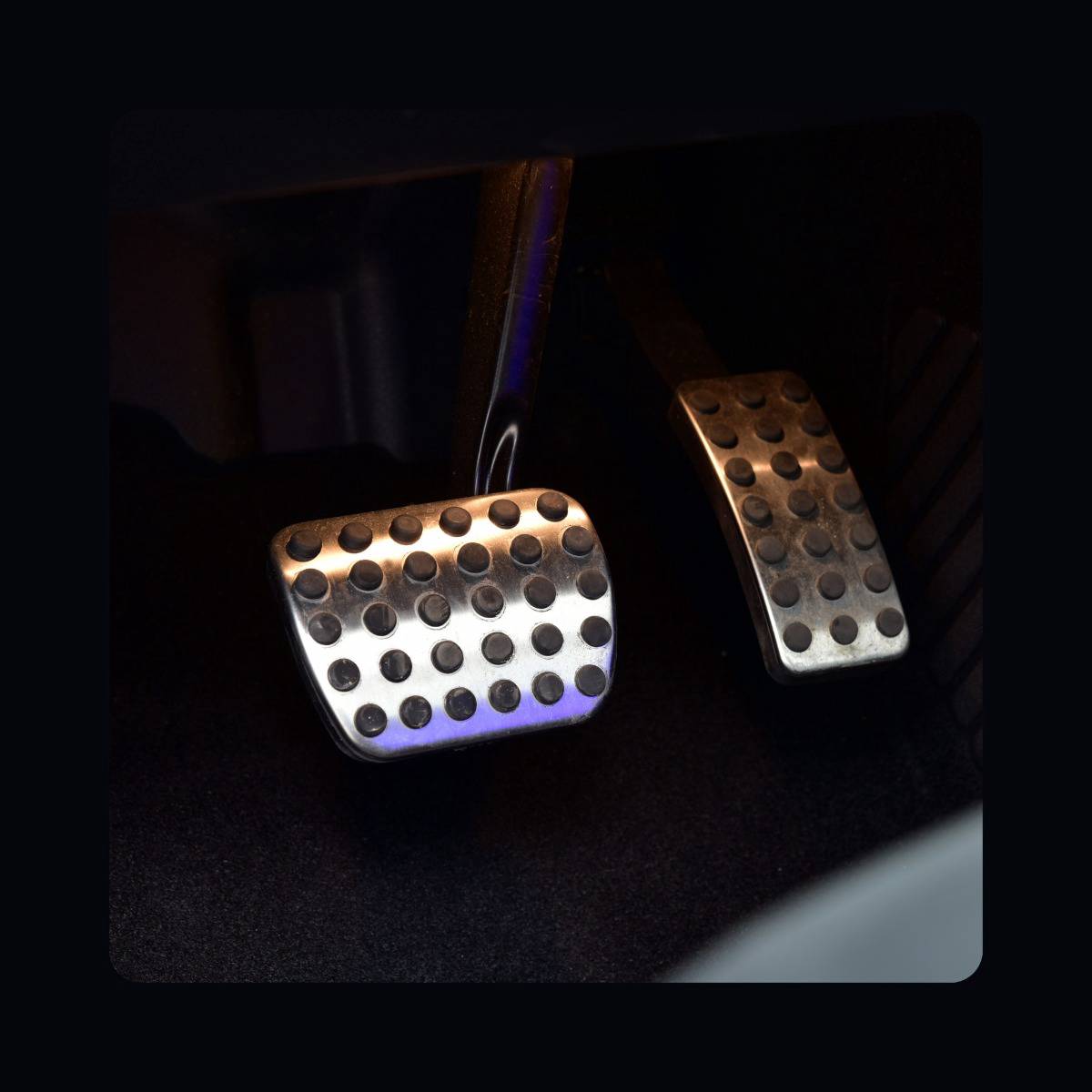 "Đạp ga rồi đạp phanh!"