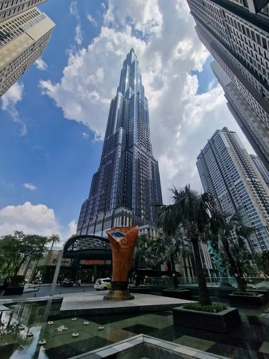 Gần đây nhóm BĐS khá yếu một phần vì tin “NHNN sẽ siết cho vay bất động sản năm 2026”.. Nhưng đọc kỹ  ...