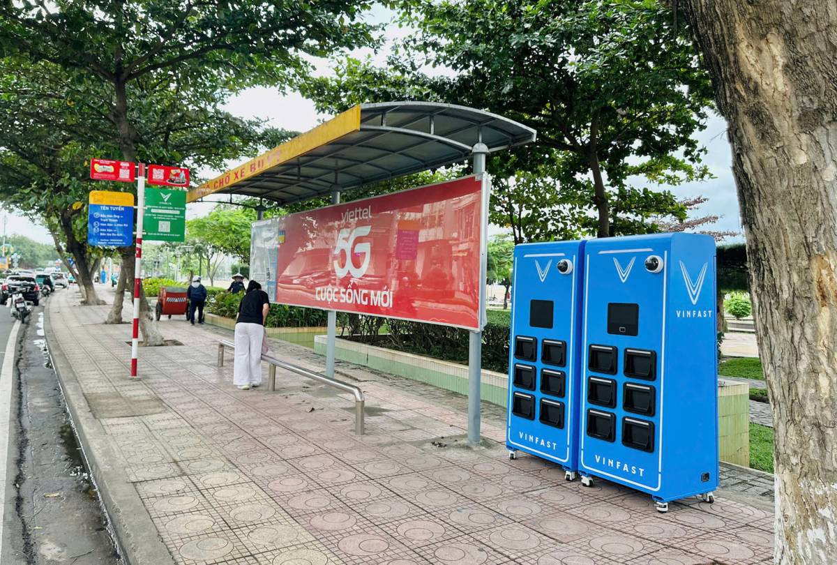 VinFast ra mắt 4 mẫu xe máy điện mới, hoàn thiện lắp đặt 4.500 trạm đổi pin đầu tiên