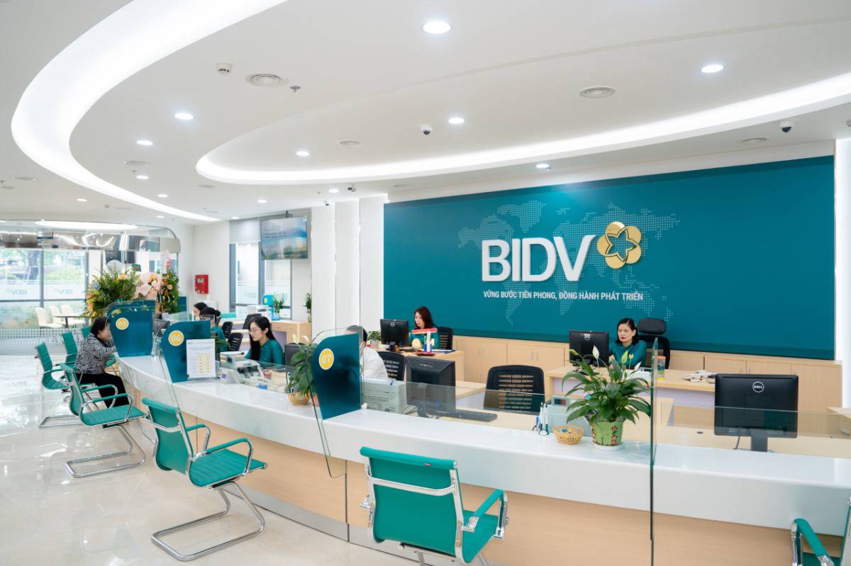 BIDV phát hành riêng lẻ quy mô hơn 10.000 tỷ đồng: 33 tổ chức đăng ký, SCIC, Dragon Capital, KIM, Manulife cùng nhiều công ty bảo hiểm lộ diện