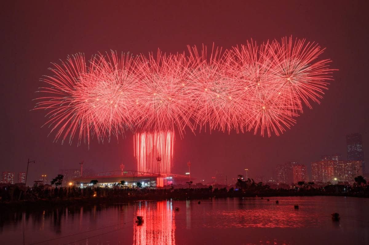 “Concert pháo hoa quốc gia” đẹp từ mọi góc nhìn, mừng thành công Đại hội Đảng