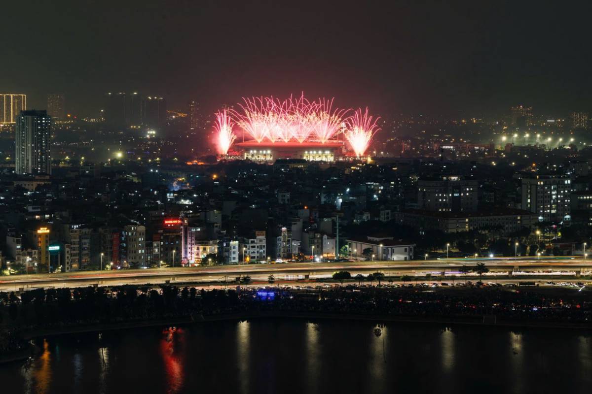 “Concert pháo hoa quốc gia” đẹp từ mọi góc nhìn, mừng thành công Đại hội Đảng