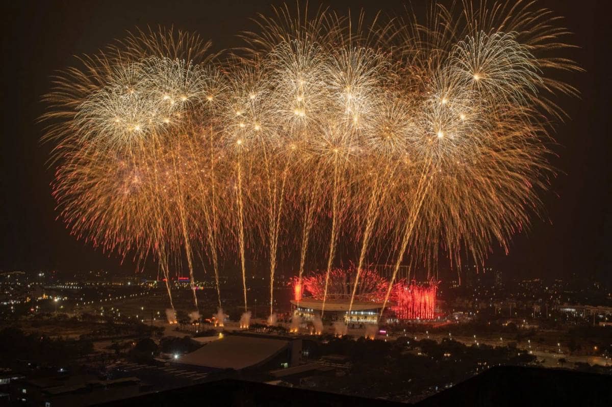 “Concert pháo hoa quốc gia” đẹp từ mọi góc nhìn, mừng thành công Đại hội Đảng