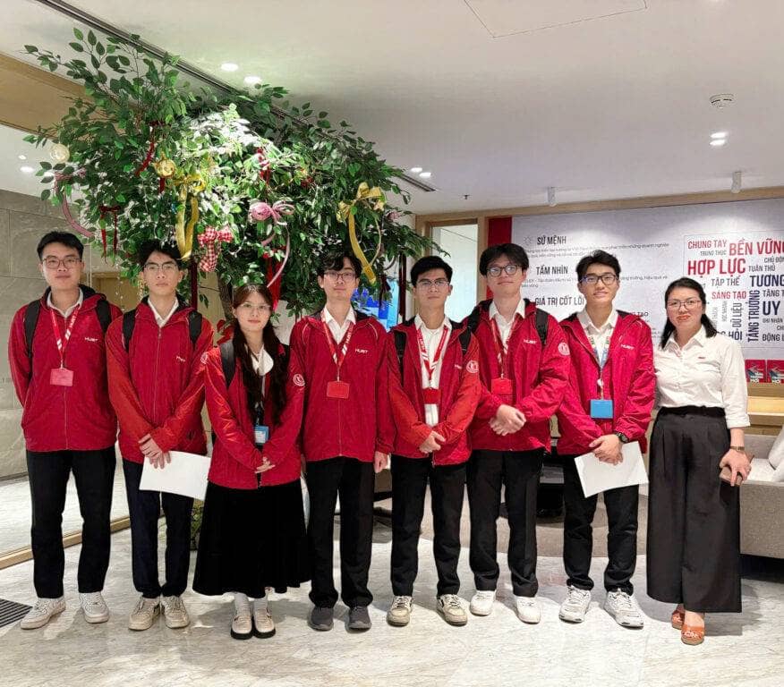GELEX trao học bổng cho sinh viên tiêu biểu của Đại học Bách khoa Hà Nội