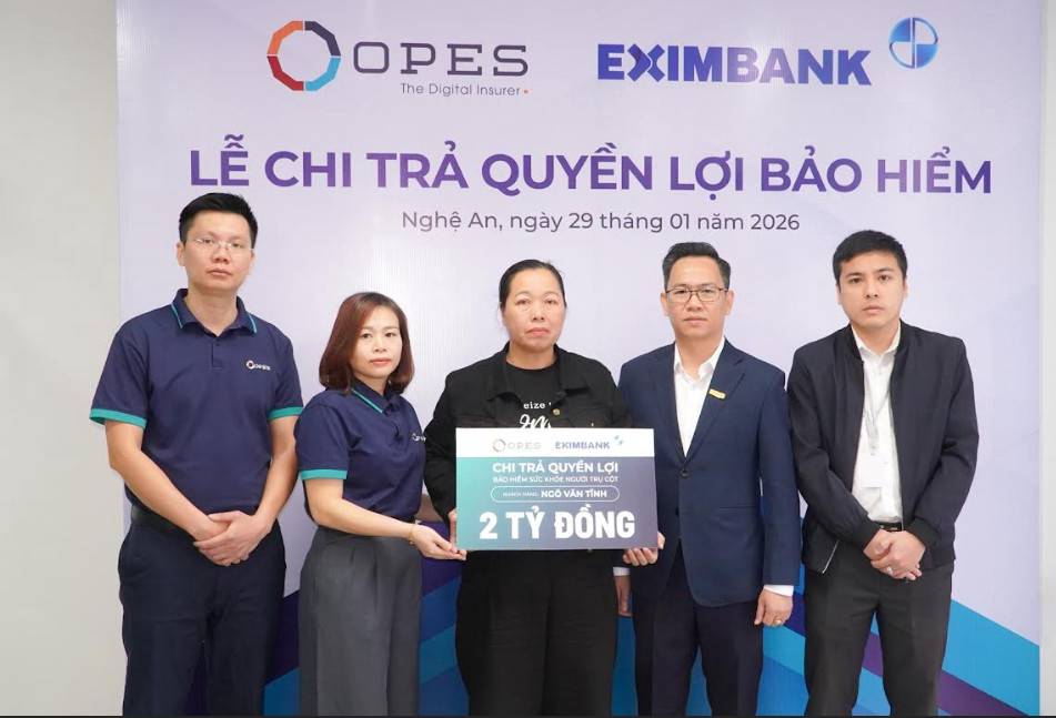 Bảo hiểm số OPES chi trả 2 tỷ đồng khách hàng mua bảo hiểm người vay vốn