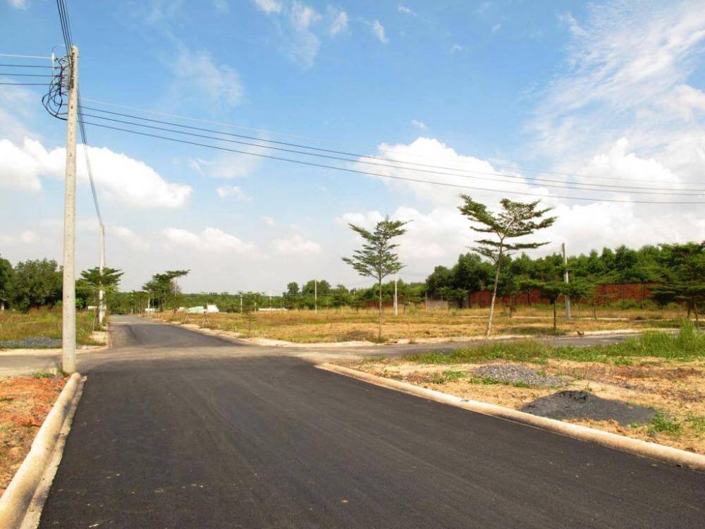 Vì sao nhiều người mua đất nền vẫn gặp rủi ro dù đã tìm hiểu trước?. Không ít người cho rằng chỉ cần  ...