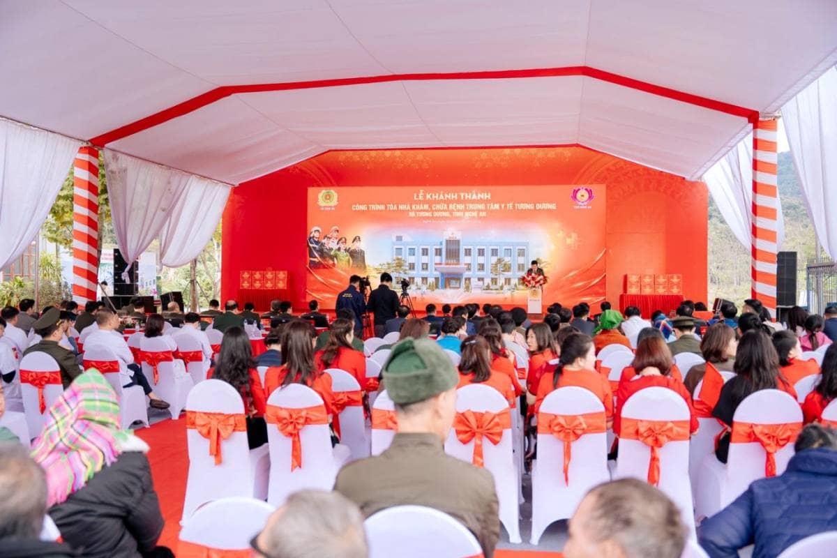 Sun Group tài trợ gói thiết bị y tế trị giá 12 tỷ đồng cho Trung tâm y tế Tương Dương, Nghệ An