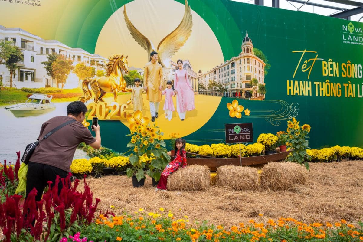 Khu " Đất vàng" 12 Lê Duẩn rực rỡ sắc xuân dịp tết Bính Ngọ