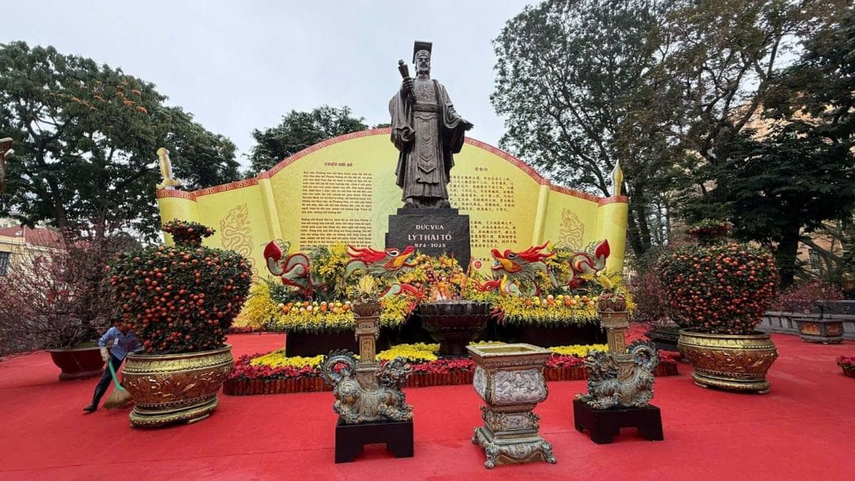 Sun Group dành tặng Hà Nội không gian hoa xuân rực rỡ tại khu vực tượng đài Lý Thái Tổ