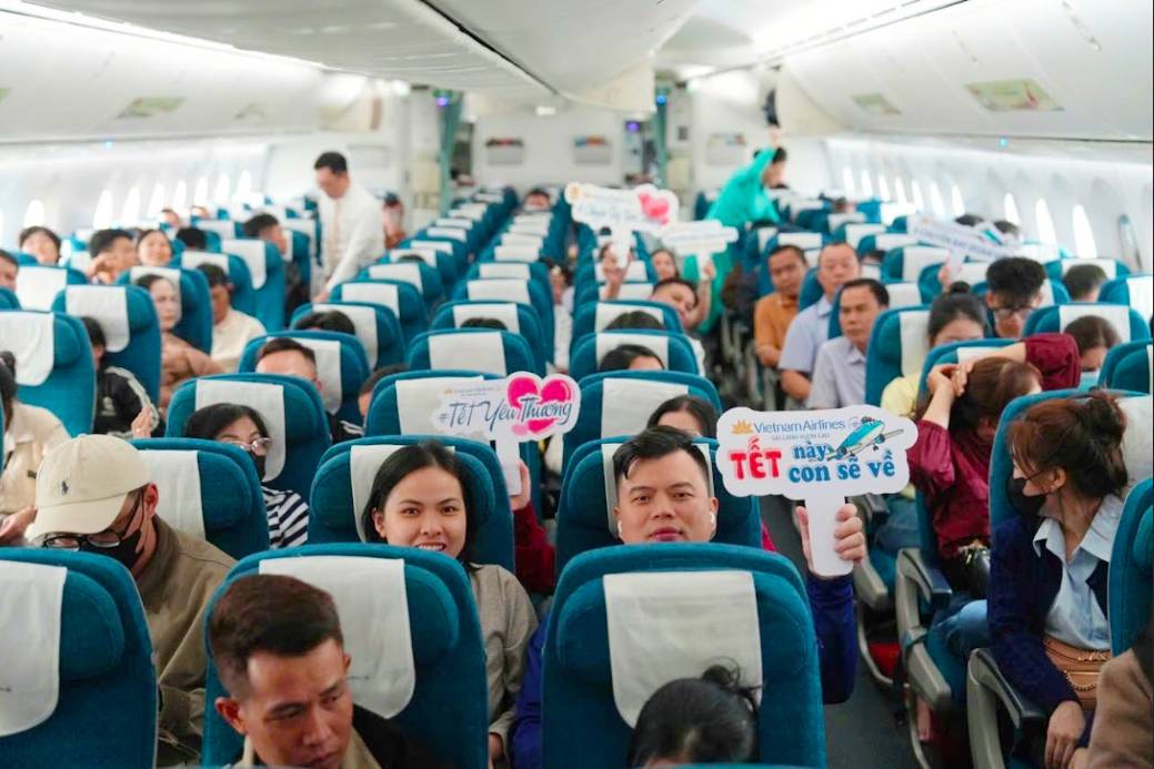 550 người lao động được hỗ trợ về quê đón Tết trên chuyến bay của Vietnam Airlines
