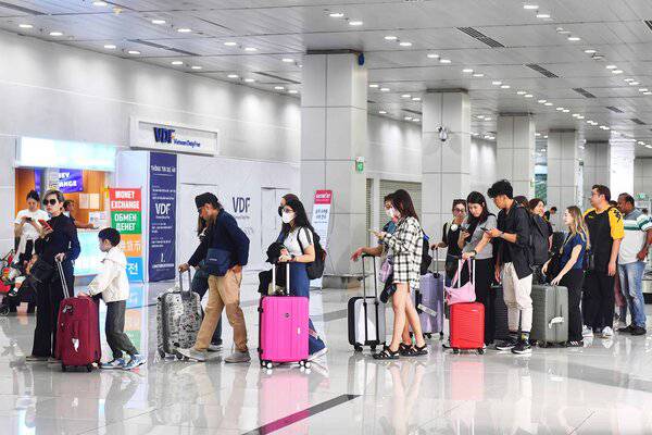 Sân bay Phú Quốc đón hơn 30.000 lượt khách, 50 chuyến bay quốc tế, cao kỷ lục từ khi đi vào vận hành