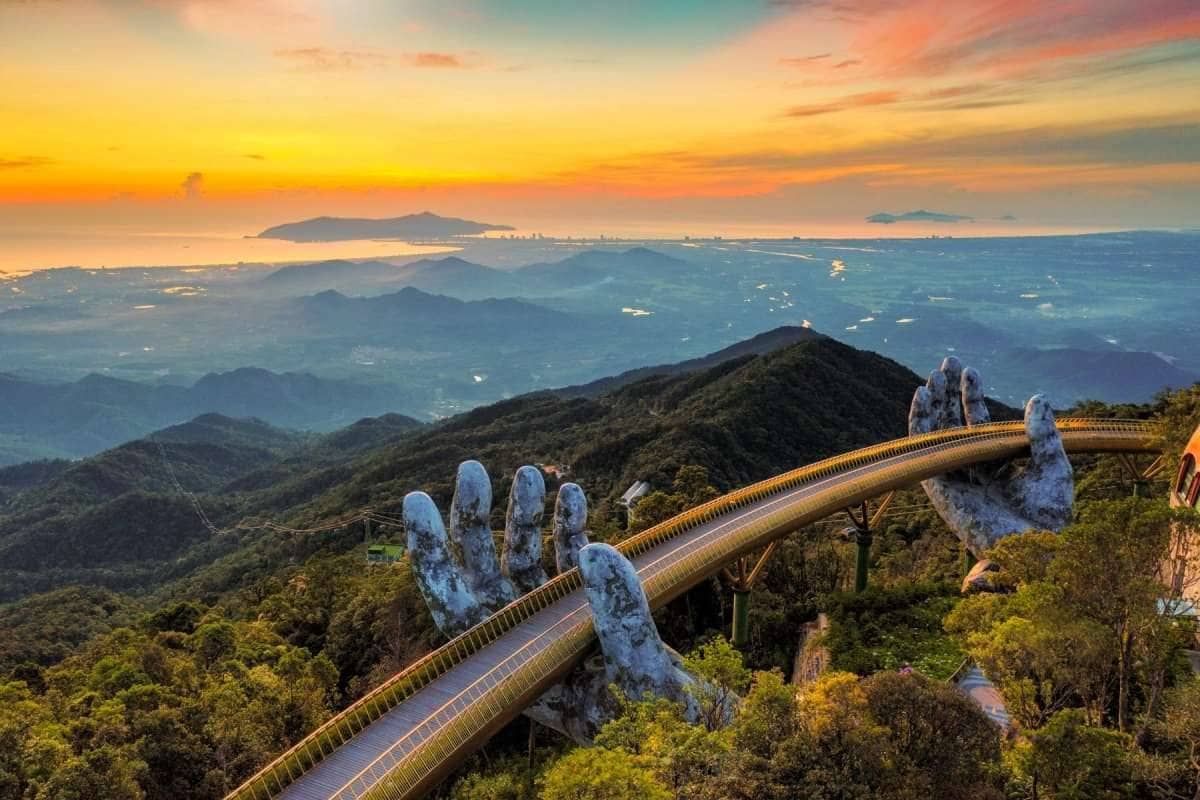 Cầu Vàng Đà Nẵng xếp thứ 4 trong 19 cây cầu đẹp nhất thế giới