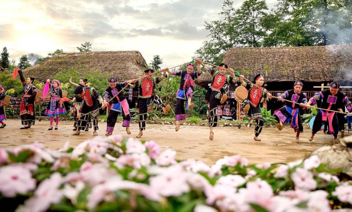 Hà Nội, Sa Pa, Hạ Long, Hà Nam nhộn nhịp khách du xuân ngay từ những ngày đầu năm mới