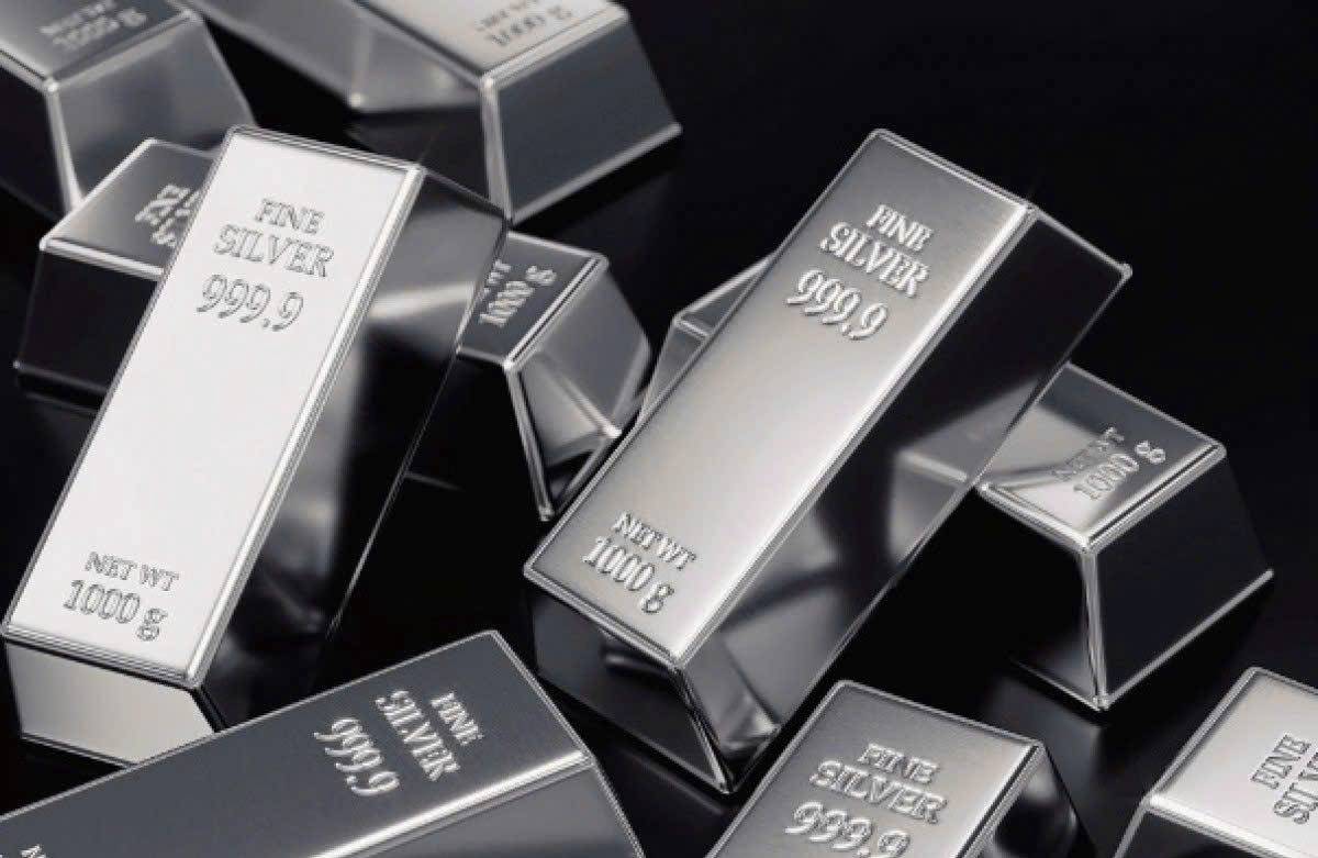 Bạc Thượng Hải tăng tốc mạnh sau Tết, thu hẹp chênh lệch với COMEX, củng cố triển vọng kim loại quý