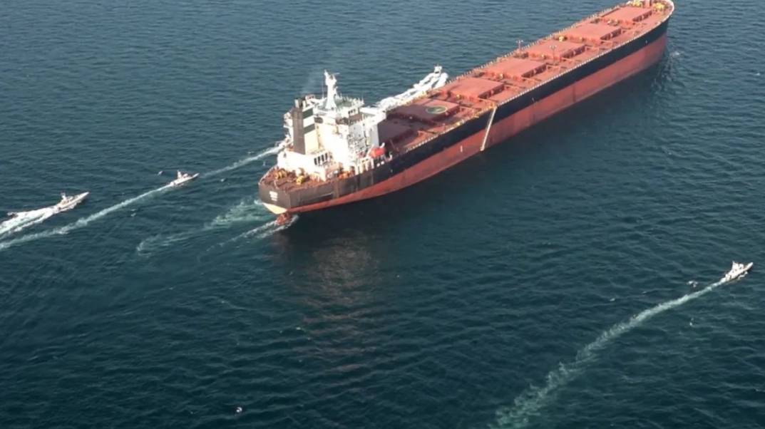 Giá dầu tăng mạnh khi căng thẳng Iran leo thang