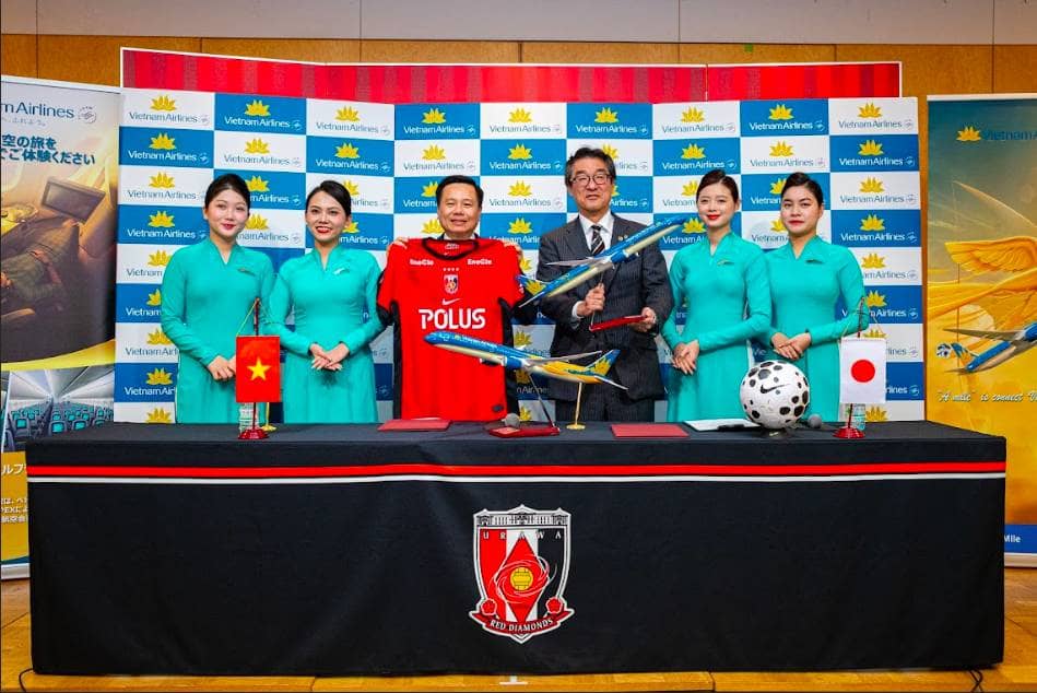 Vietnam Airlines đồng hành cùng CLB bóng đá hàng đầu Nhật Bản Urawa Red Diamonds